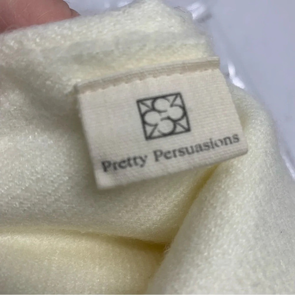 Pretty Persuasions Scarf Wrap Shaw  Cream Fringe Boho Soft‎  Cozy  28"X 72" - Picture 5 of 6